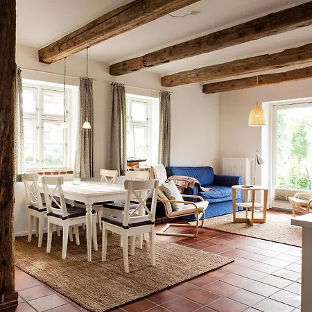 בית נופש Cozy In With Sauna Gammelby